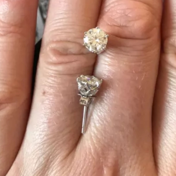 1 TCW Round Cut Moissanite Solitaire Stud Ea… - Picture 3 of 7